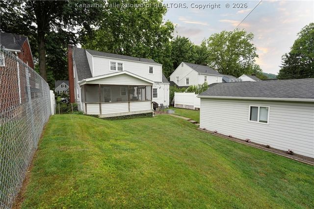 3808 Washington Avenue Se, Charleston, WV 25304