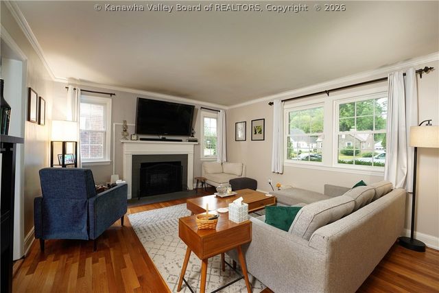 3808 Washington Avenue Se, Charleston, WV 25304