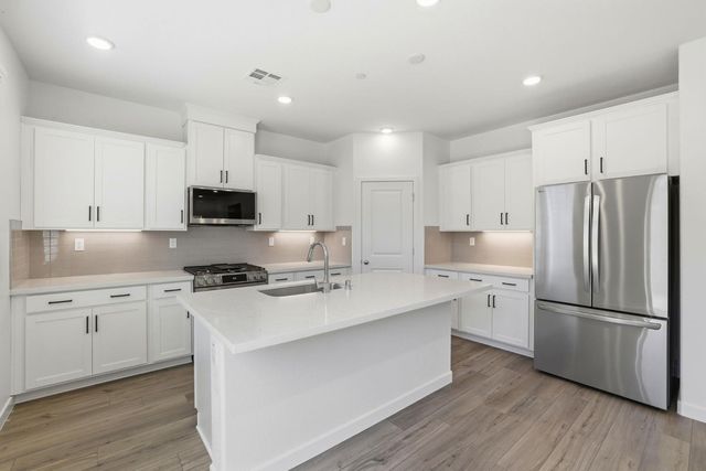 1251 Leonhardt Loop, Lincoln, CA 95648