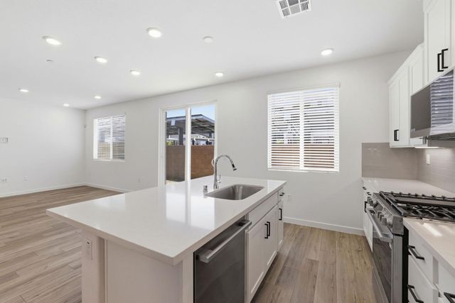 1251 Leonhardt Loop, Lincoln, CA 95648