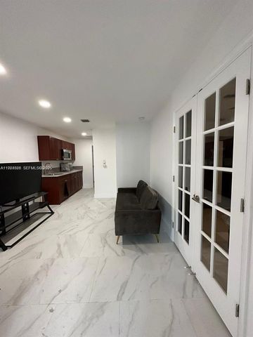 2320 SW 44th St B, Dania Beach, FL 33312