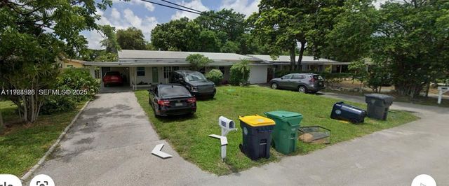 2320 SW 44th St B, Dania Beach, FL 33312