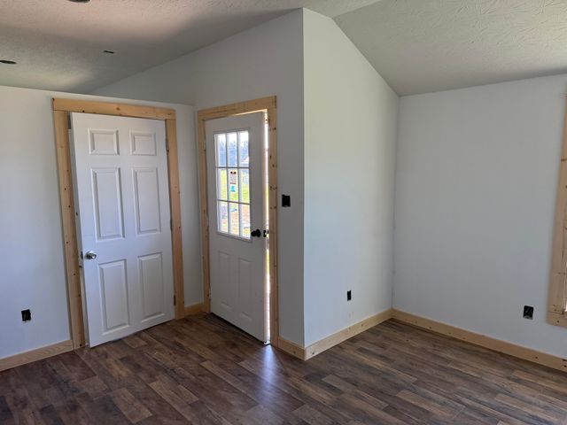 146 Oaks Road, Russell Springs, KY 42642