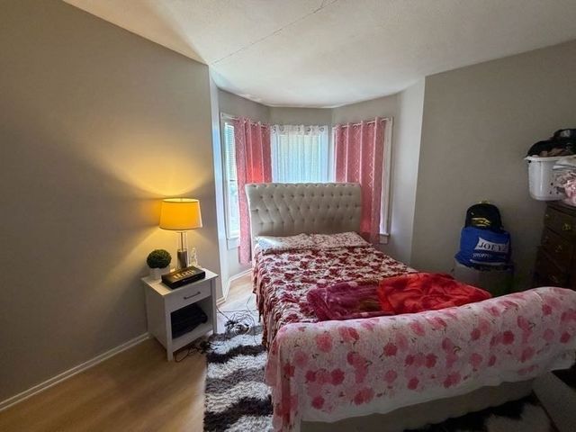 48 Acushnet Ave, Springfield, MA 01105