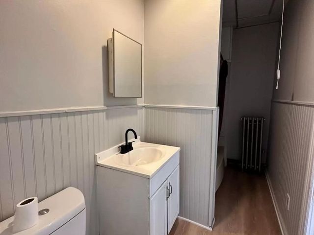 48 Acushnet Ave, Springfield, MA 01105