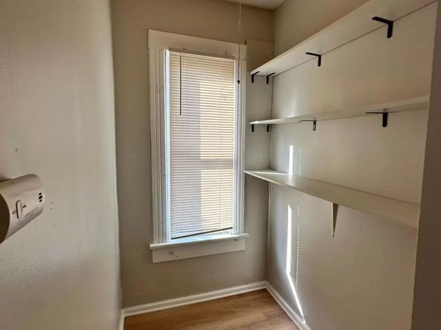 48 Acushnet Ave, Springfield, MA 01105
