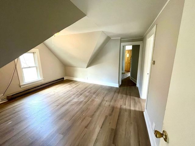48 Acushnet Ave, Springfield, MA 01105