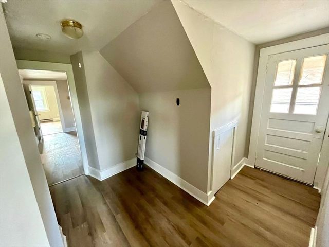 48 Acushnet Ave, Springfield, MA 01105