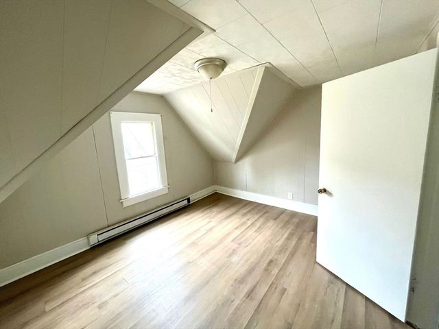 48 Acushnet Ave, Springfield, MA 01105