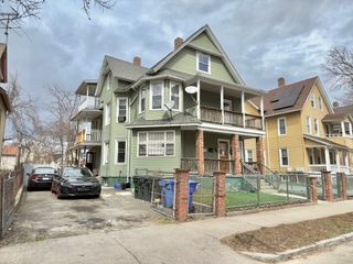 48 Acushnet Ave, Springfield, MA 01105