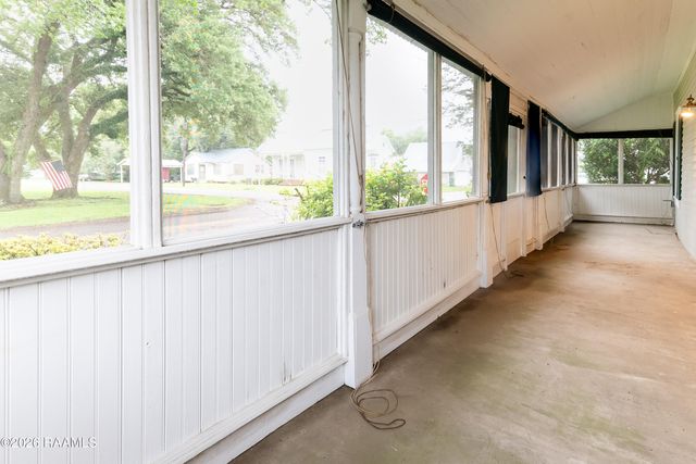 110 S Lee Avenue, Broussard, LA 70518