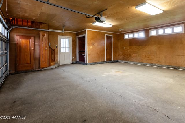 110 S Lee Avenue, Broussard, LA 70518