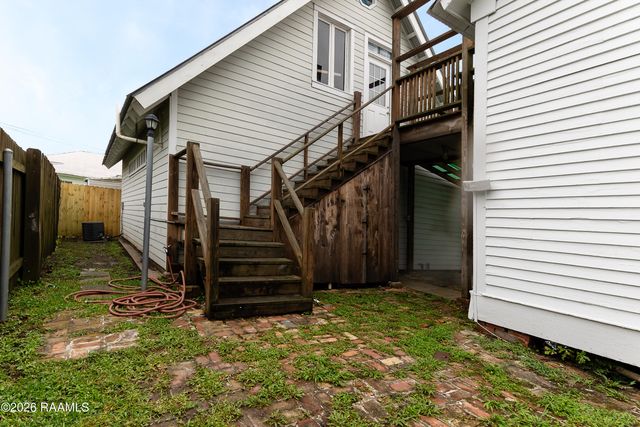 110 S Lee Avenue, Broussard, LA 70518