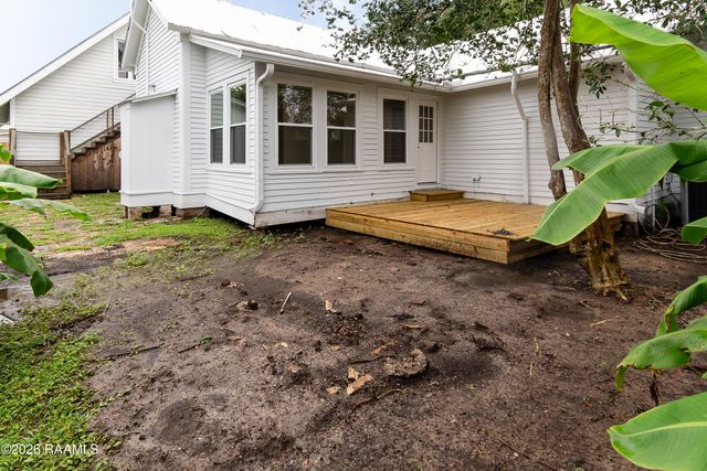 110 S Lee Avenue, Broussard, LA 70518
