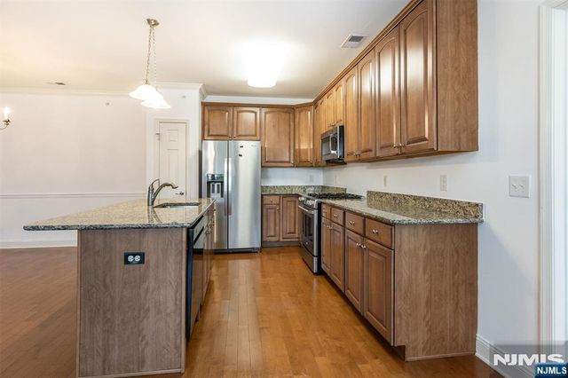 98 Quarry Drive B2, Woodland Park, NJ 07424