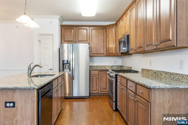 98 Quarry Drive B2, Woodland Park, NJ 07424