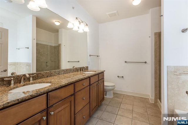 98 Quarry Drive B2, Woodland Park, NJ 07424