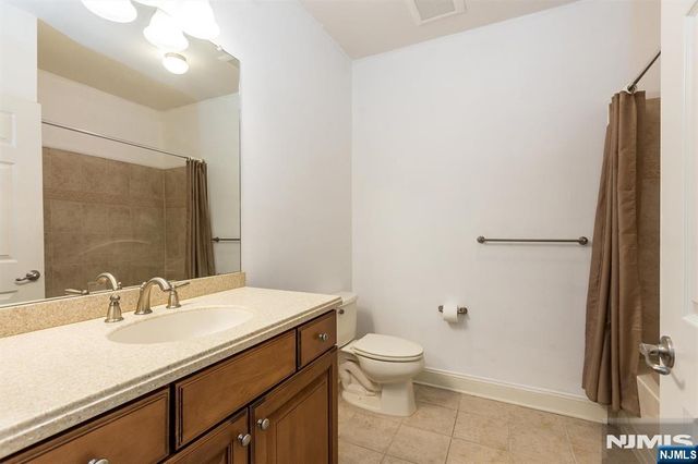 98 Quarry Drive B2, Woodland Park, NJ 07424