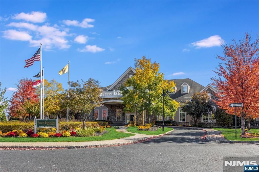 98 Quarry Drive B2, Woodland Park, NJ 07424