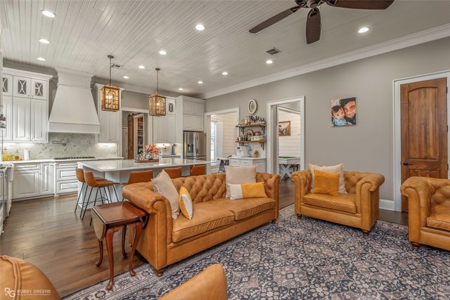 106 Vieux Carre, Bossier City, LA 71111