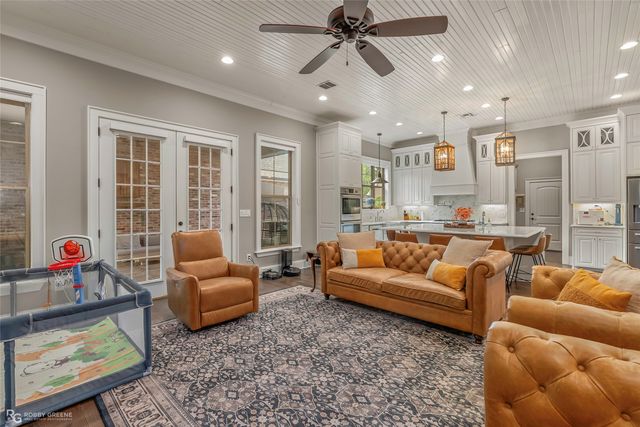 106 Vieux Carre, Bossier City, LA 71111