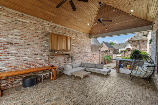 106 Vieux Carre, Bossier City, LA 71111