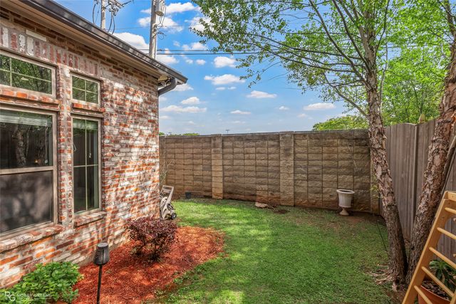 106 Vieux Carre, Bossier City, LA 71111