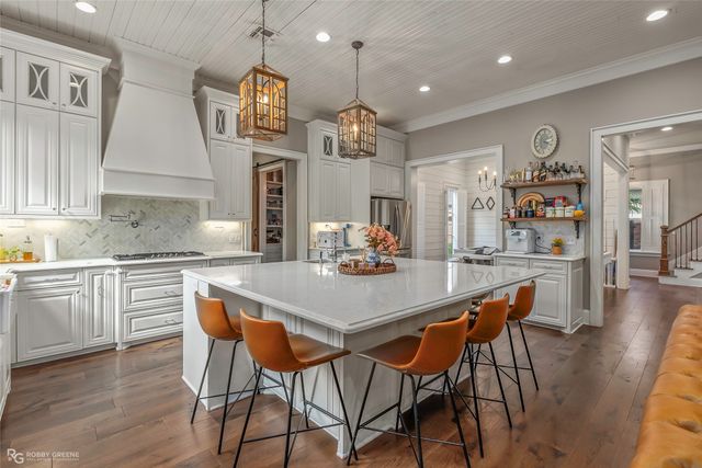 106 Vieux Carre, Bossier City, LA 71111