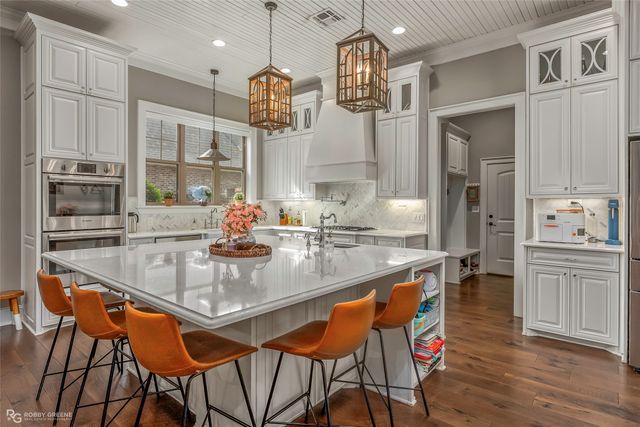 106 Vieux Carre, Bossier City, LA 71111