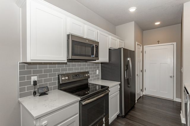 2862 NW Penny Lane, Ankeny, IA 50023