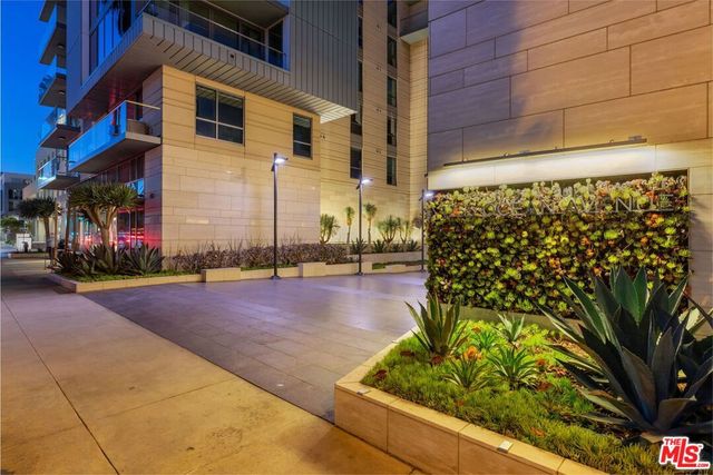 1755 Ocean Avenue 412, Santa Monica, CA 90401