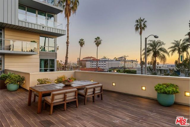 1755 Ocean Avenue 412, Santa Monica, CA 90401