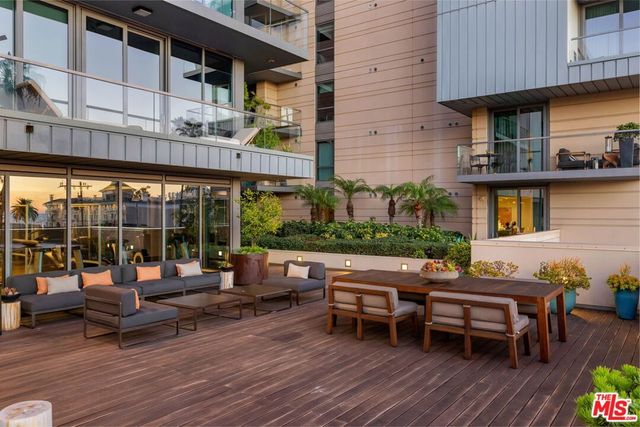1755 Ocean Avenue 412, Santa Monica, CA 90401