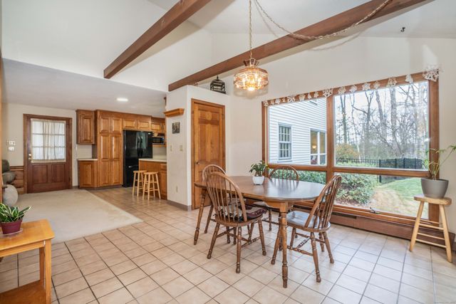 9 Gretel Lane, Simsbury, CT 06070