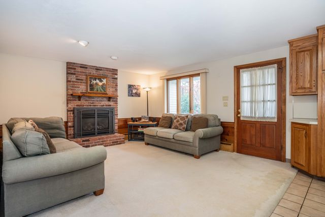 9 Gretel Lane, Simsbury, CT 06070