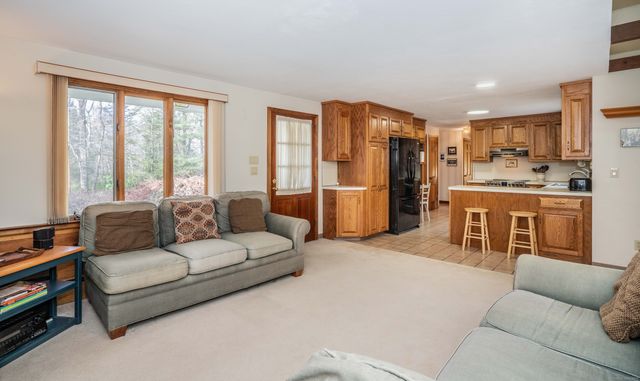 9 Gretel Lane, Simsbury, CT 06070