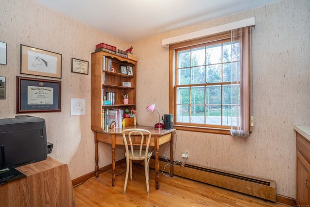 9 Gretel Lane, Simsbury, CT 06070