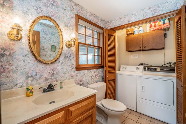 9 Gretel Lane, Simsbury, CT 06070