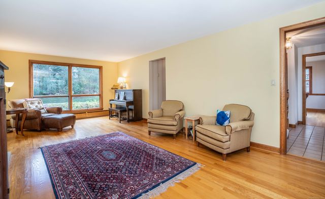 9 Gretel Lane, Simsbury, CT 06070