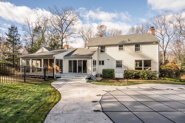 9 Gretel Lane, Simsbury, CT 06070