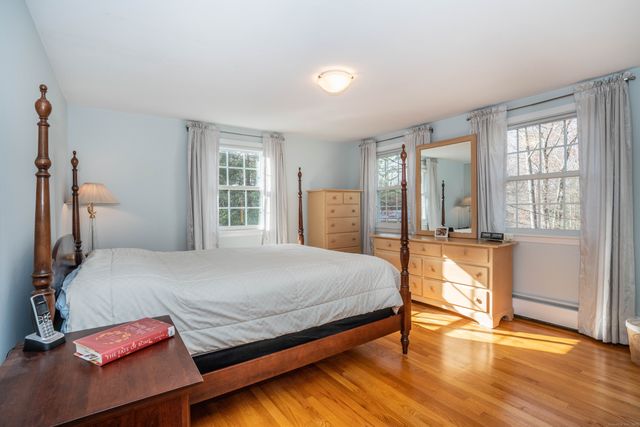 9 Gretel Lane, Simsbury, CT 06070