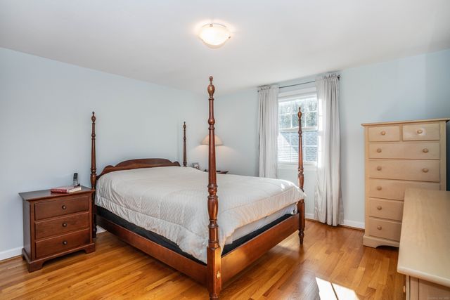 9 Gretel Lane, Simsbury, CT 06070