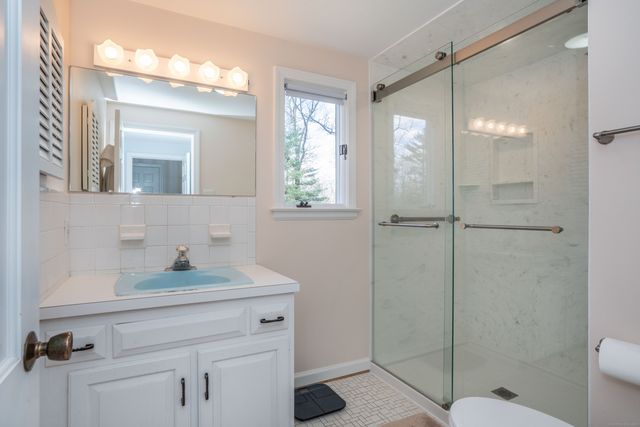 9 Gretel Lane, Simsbury, CT 06070