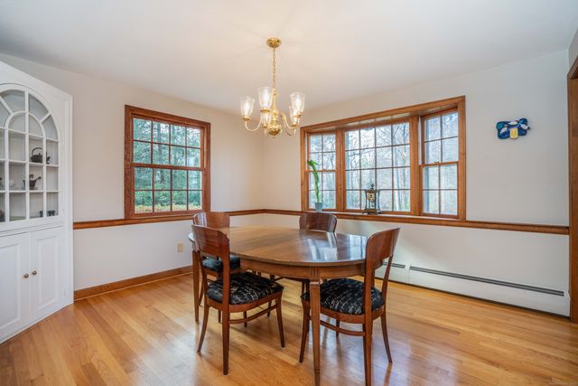 9 Gretel Lane, Simsbury, CT 06070