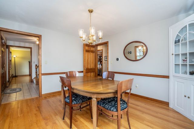 9 Gretel Lane, Simsbury, CT 06070