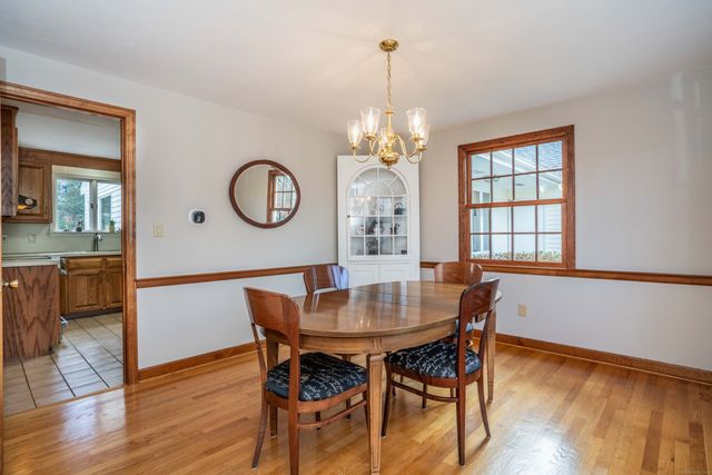 9 Gretel Lane, Simsbury, CT 06070