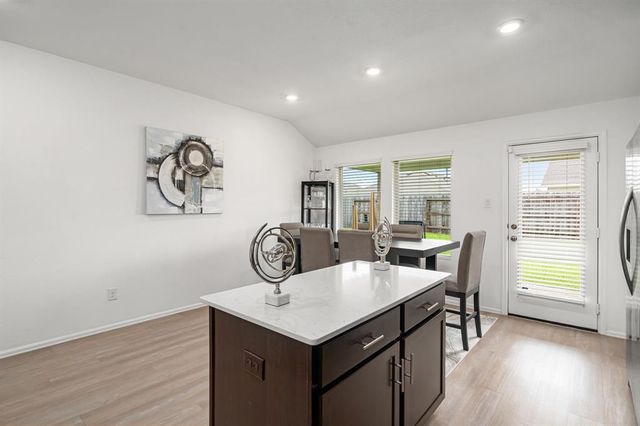 9827 Kingston Liberty Lane, Baytown, TX 77521
