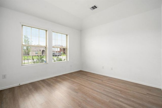 9827 Kingston Liberty Lane, Baytown, TX 77521