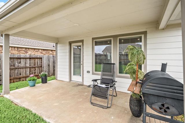 9827 Kingston Liberty Lane, Baytown, TX 77521