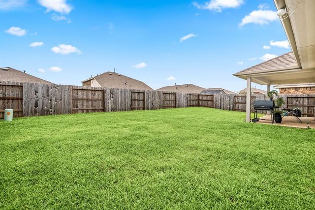 9827 Kingston Liberty Lane, Baytown, TX 77521